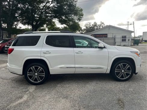 Used 2018 GMC Acadia Denali w/ Technology Package FWD image 4