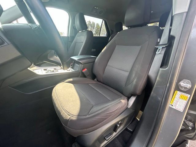 Used 2023 Ford Explorer XLT AWD/4WD image 24