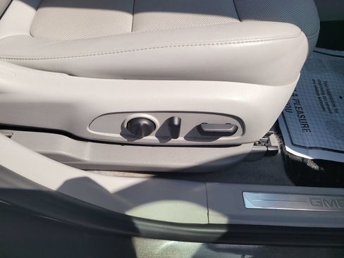 Used 2019 GMC Acadia SLT FWD image 30