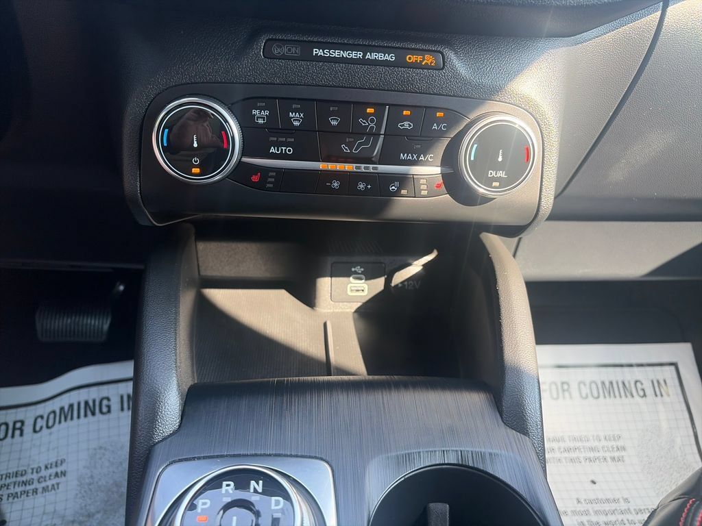 Used 2025 Ford Escape ST-Line Select AWD/4WD image 18