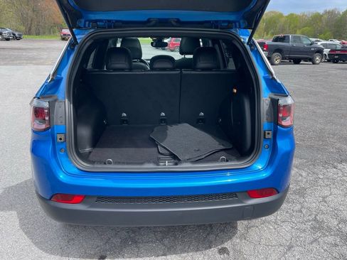 Used 2023 Jeep Compass Latitude w/ Sun and Sound Group AWD/4WD image 8