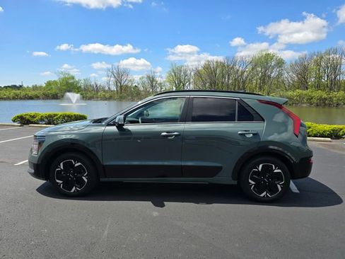 Used 2023 Kia Niro Wave w/ Wave Preserve Package FWD image 11