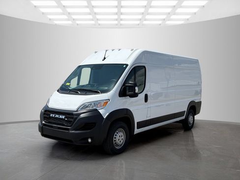 Used 2025 RAM ProMaster 2500 w/ Convenience Group FWD image 2