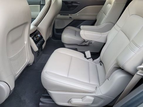 Certified 2023 Lincoln Aviator AWD w/ Premium Package image 13