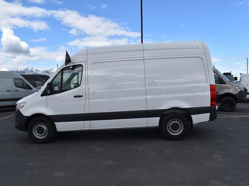 Used 2024 Mercedes-Benz Sprinter 144 Cargo image 4