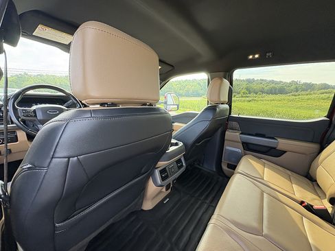 Used 2023 Ford F250 Lariat w/ Sport Appearance Package AWD/4WD image 16