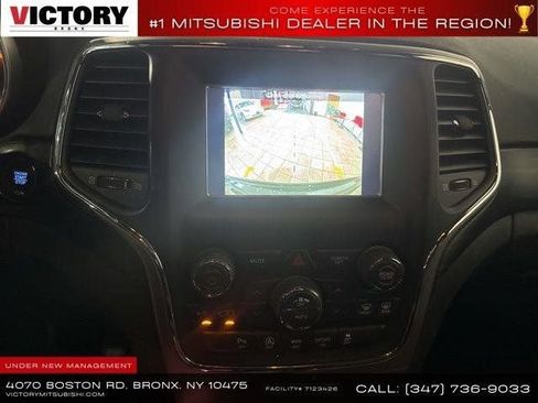 Used 2021 Jeep Grand Cherokee Laredo AWD/4WD image 42