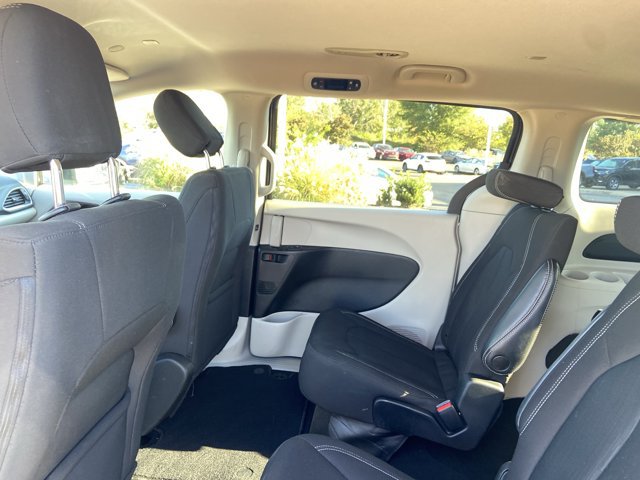 Used 2023 Chrysler Voyager LX FWD image 21