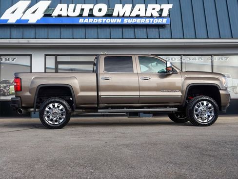 Used 2015 GMC Sierra 2500 Denali image 2