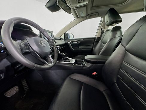 Used 2019 Toyota RAV4 XLE Premium image 21