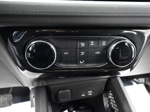 Used 2025 Chevrolet TrailBlazer LT w/ Driver Confidence Package image 35