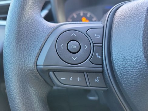 Used 2025 Toyota Corolla LE image 21