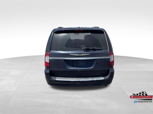 Used 2014 Chrysler Town & Country Touring-L w/ Driver Convenience Group FWD image 11