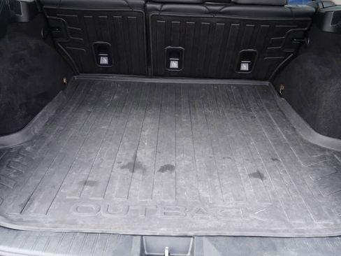 Used 2018 Subaru Outback 3.6R Limited image 23