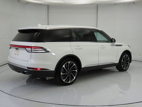 Used 2023 Lincoln Aviator Reserve w/ Equipment Group 201A AWD/4WD image 8