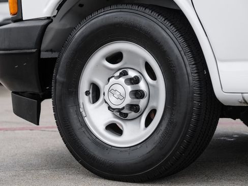 Used 2019 Chevrolet Express 2500 w/ Driver Convenience Package RWD image 48