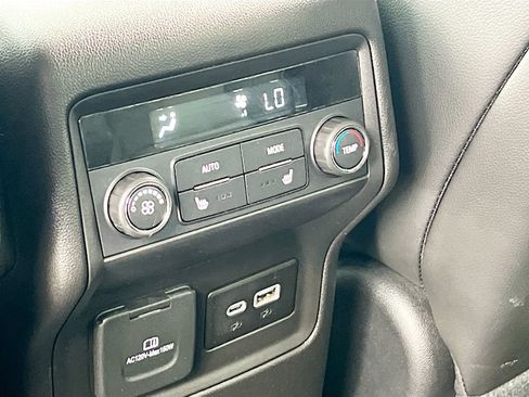 Used 2023 GMC Acadia Denali w/ Denali Ultimate Package AWD/4WD image 27