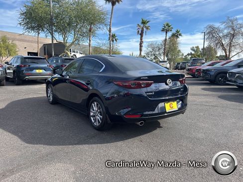 Used 2020 MAZDA MAZDA3 Sedan image 5