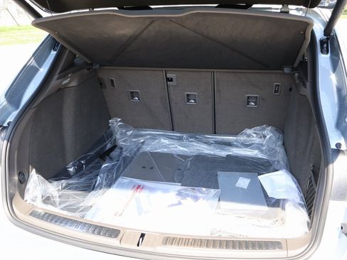 New 2025 Porsche Macan image 17