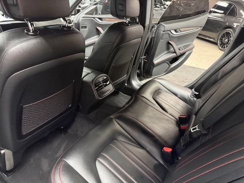 Used 2021 Maserati Ghibli S RWD image 41