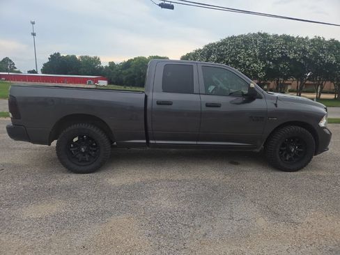 Used 2018 RAM 1500 Express RWD image 10
