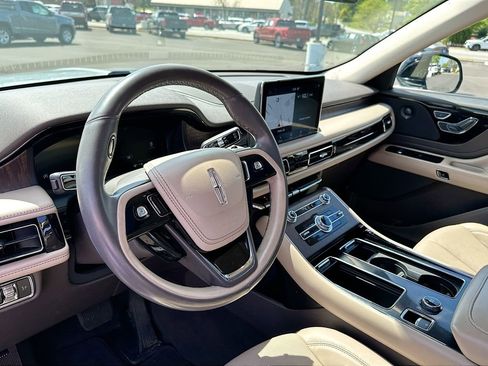 Used 2022 Lincoln Aviator Reserve RWD image 10