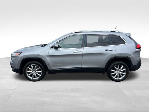 Used 2018 Jeep Cherokee Limited FWD image 3
