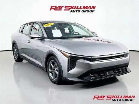 Used 2025 Kia K4 LXS image 1