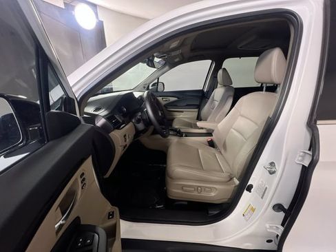 Used 2022 Honda Pilot Touring image 14