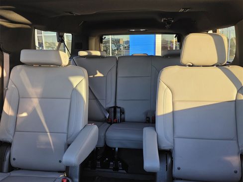 New 2026 Chevrolet Suburban Z71 w/ Comfort Package image 12