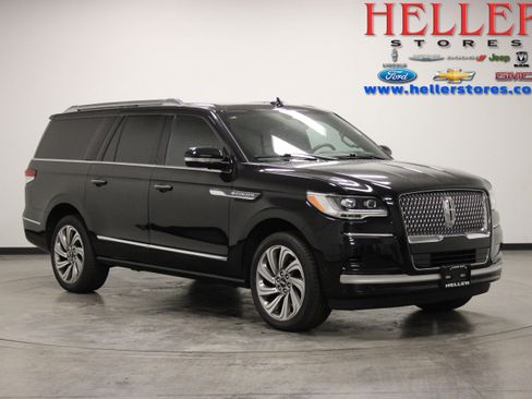 Used 2023 Lincoln Navigator L Reserve AWD/4WD image 1