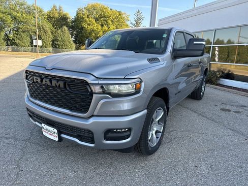 Used 2025 RAM 1500 Tradesman AWD/4WD image 3