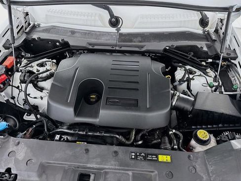 Used 2023 Land Rover Defender 130 SE image 33