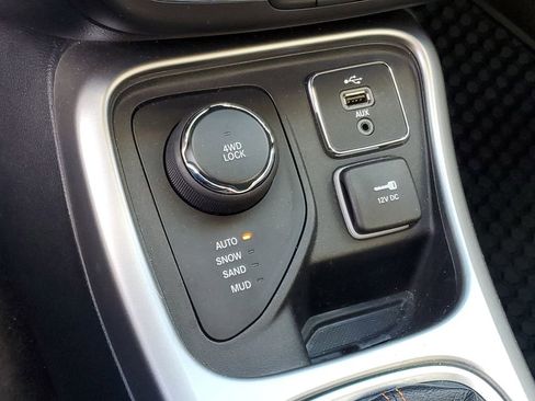 Used 2019 Jeep Compass Latitude w/ Cold Weather Group image 16