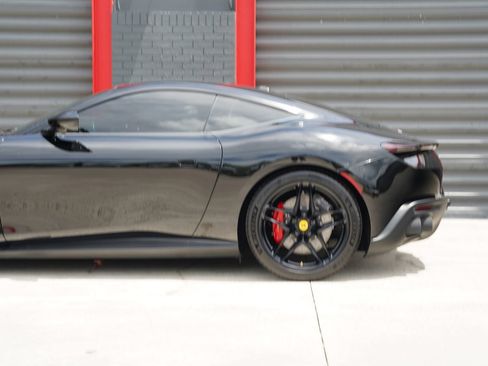 Used 2023 Ferrari Roma RWD image 10