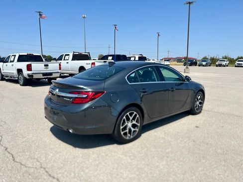 Used 2017 Buick Regal Sport Touring FWD image 5