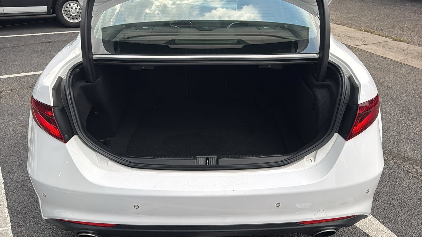 Used 2018 Alfa Romeo Giulia AWD image 15