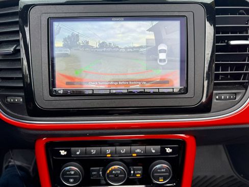 Used 2018 Volkswagen Beetle 2.0T SE image 38