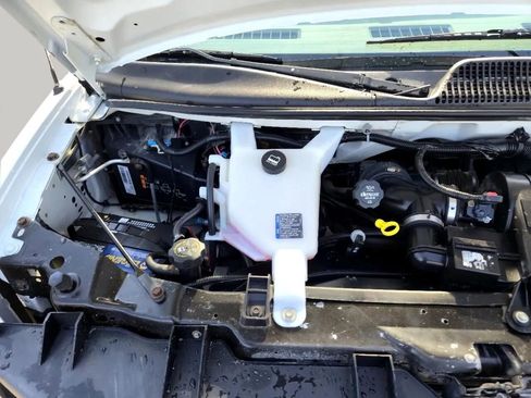 Used 2017 Chevrolet Express 2500 RWD image 39