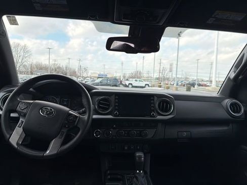 Used 2023 Toyota Tacoma TRD Off-Road image 15