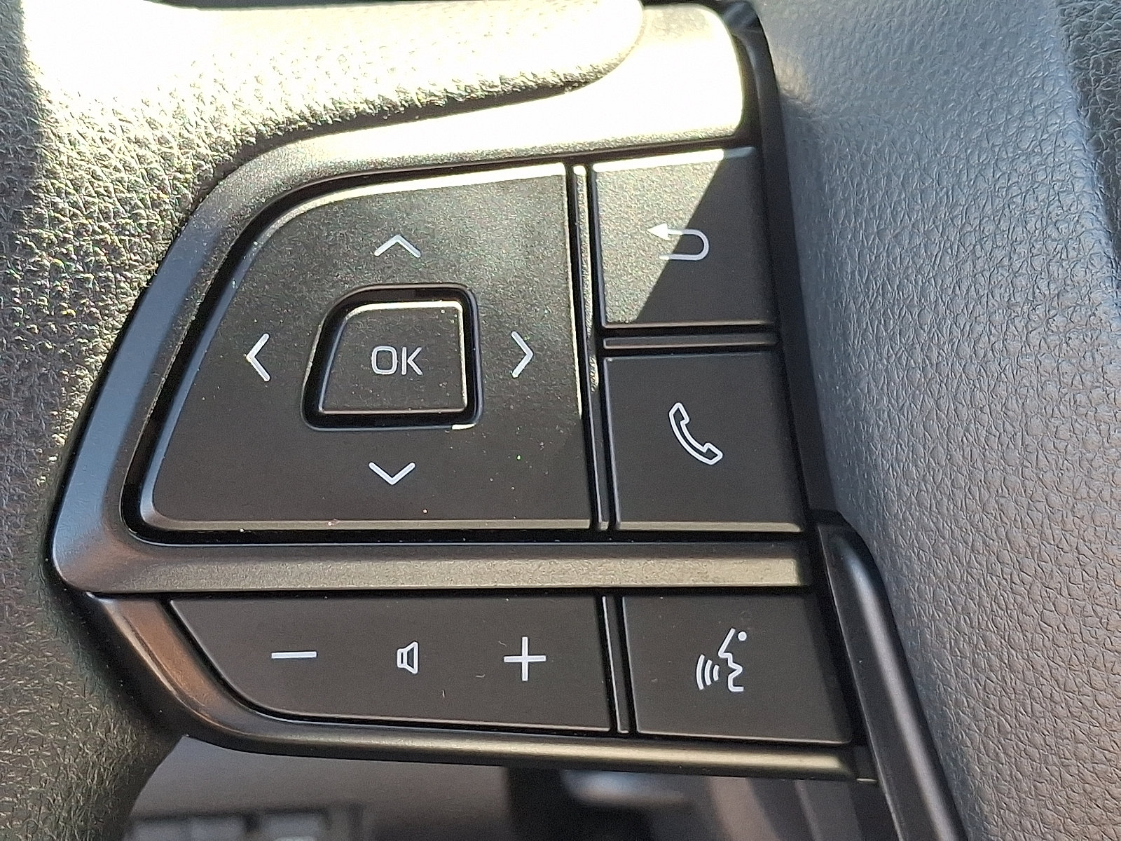 Certified 2025 Toyota Sienna LE AWD/4WD image 21