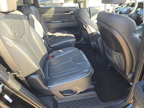 Used 2023 Hyundai Palisade Limited FWD image 9
