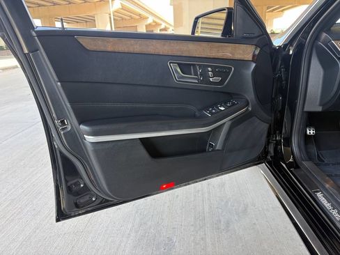 Used 2016 Mercedes-Benz E 350 Sedan image 26