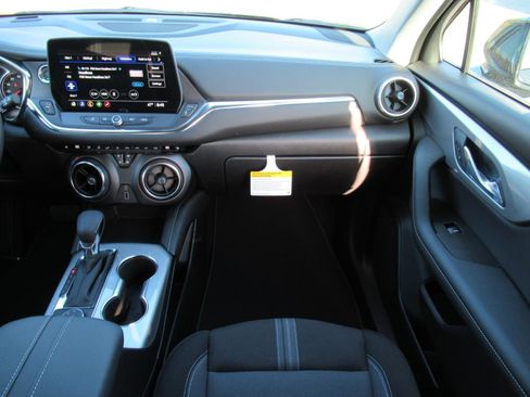 New 2025 Chevrolet Blazer LT image 13