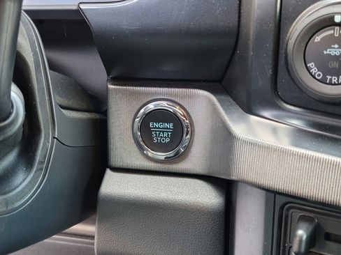 Certified 2023 Ford F250 Platinum image 26