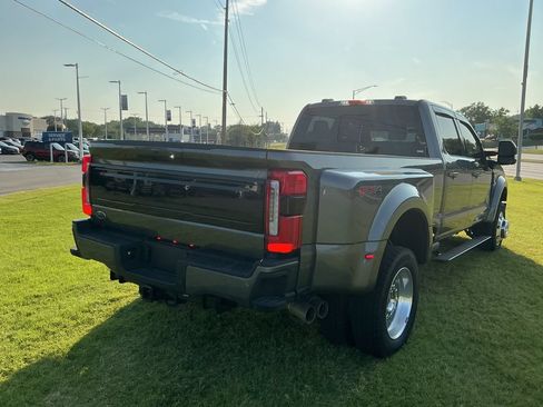 Used 2026 Ford F450 Platinum w/ FX4 Off-Road Package AWD/4WD image 5