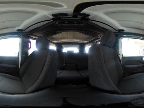 Used 2025 Jeep Wrangler Unlimited Sahara AWD/4WD image 44