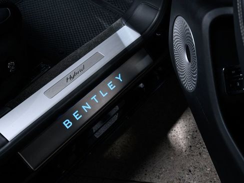 Used 2022 Bentley Flying Spur Plug-In Hybrid image 30