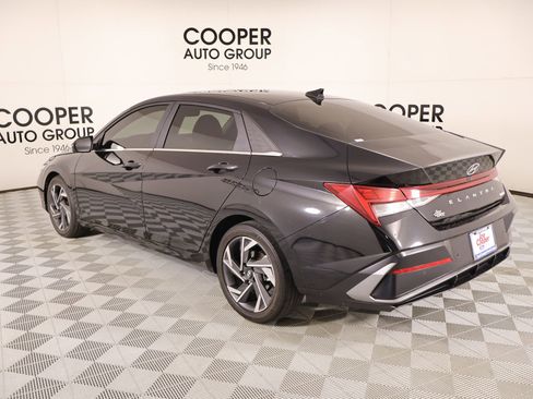 Used 2024 Hyundai Elantra Limited image 24