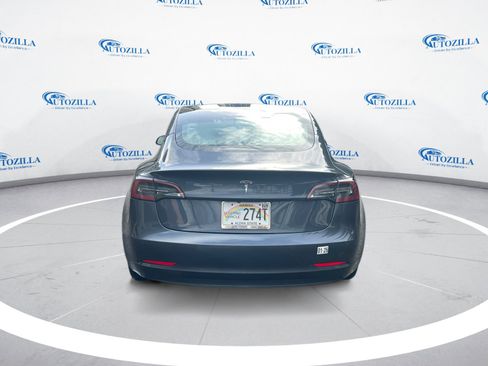 Used 2021 Tesla Model 3 Standard Range Plus image 4